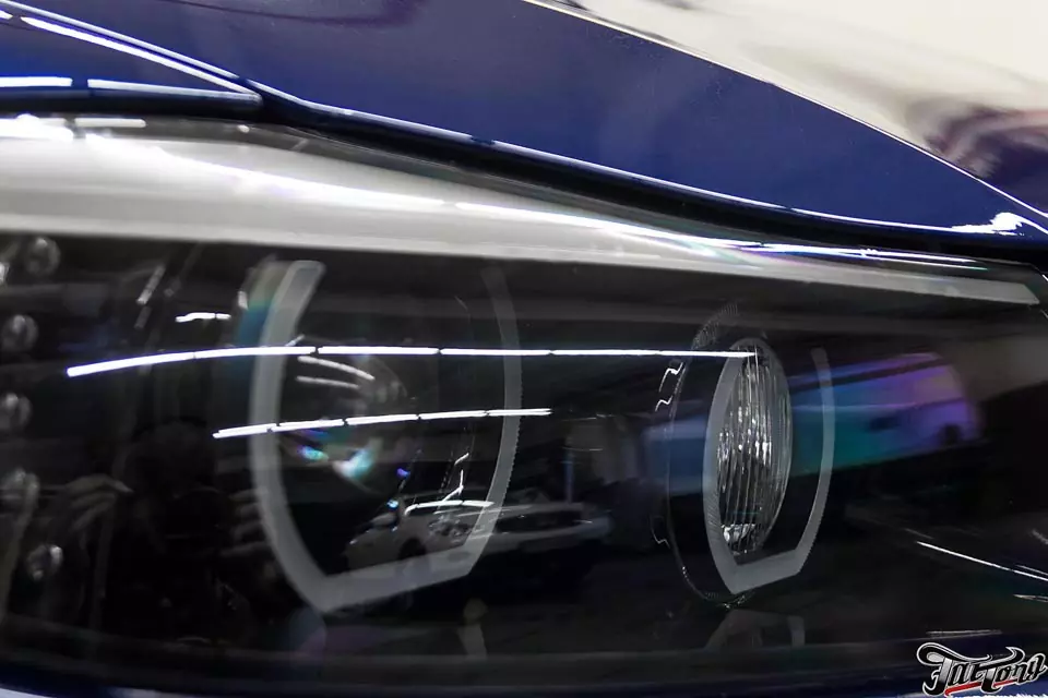 BMW 3. Окрас масок фар в черный глянец и изготовление ангельских глазок.